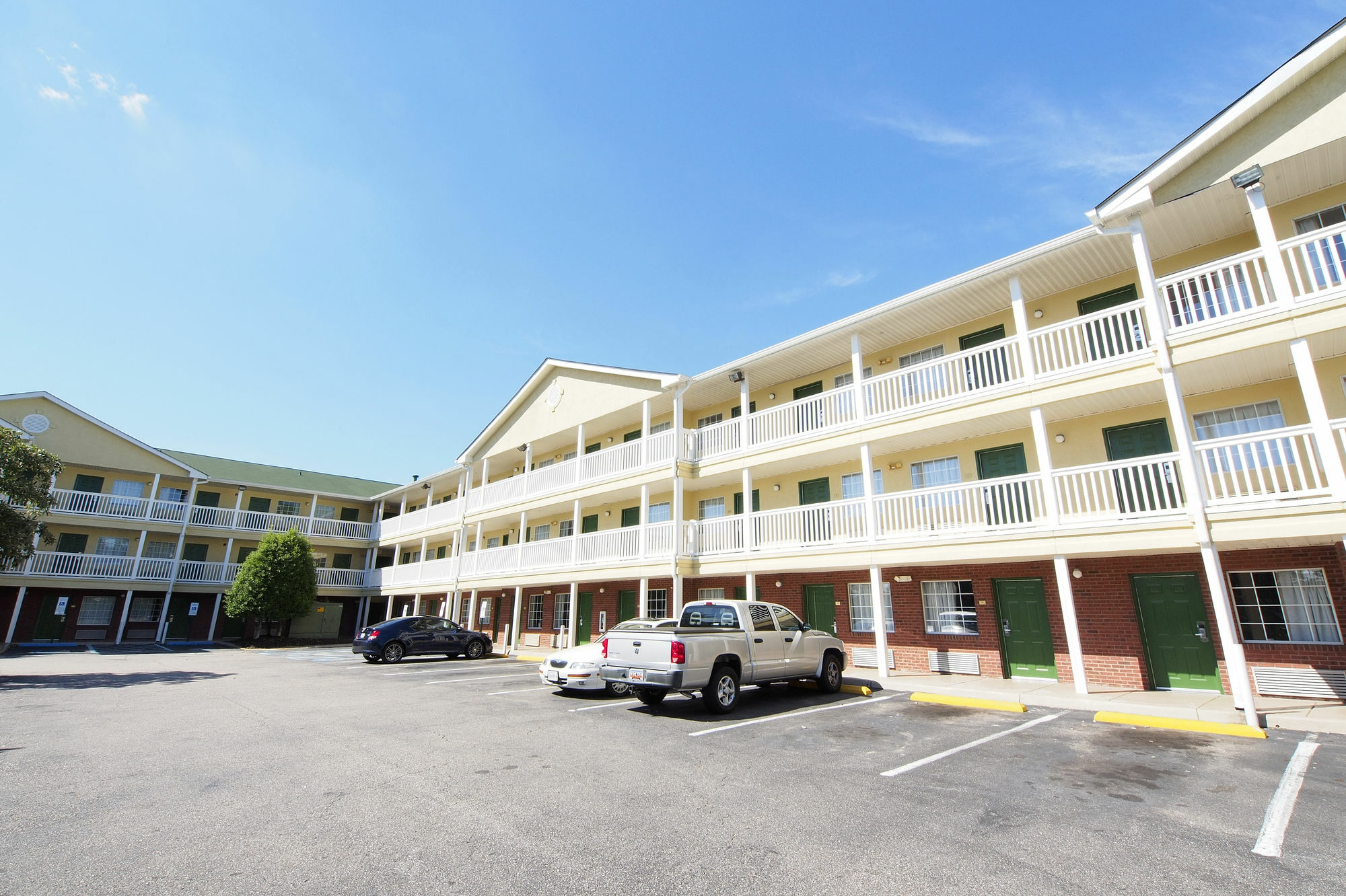 Sun Suites Of צ'סאפיק מראה חיצוני תמונה