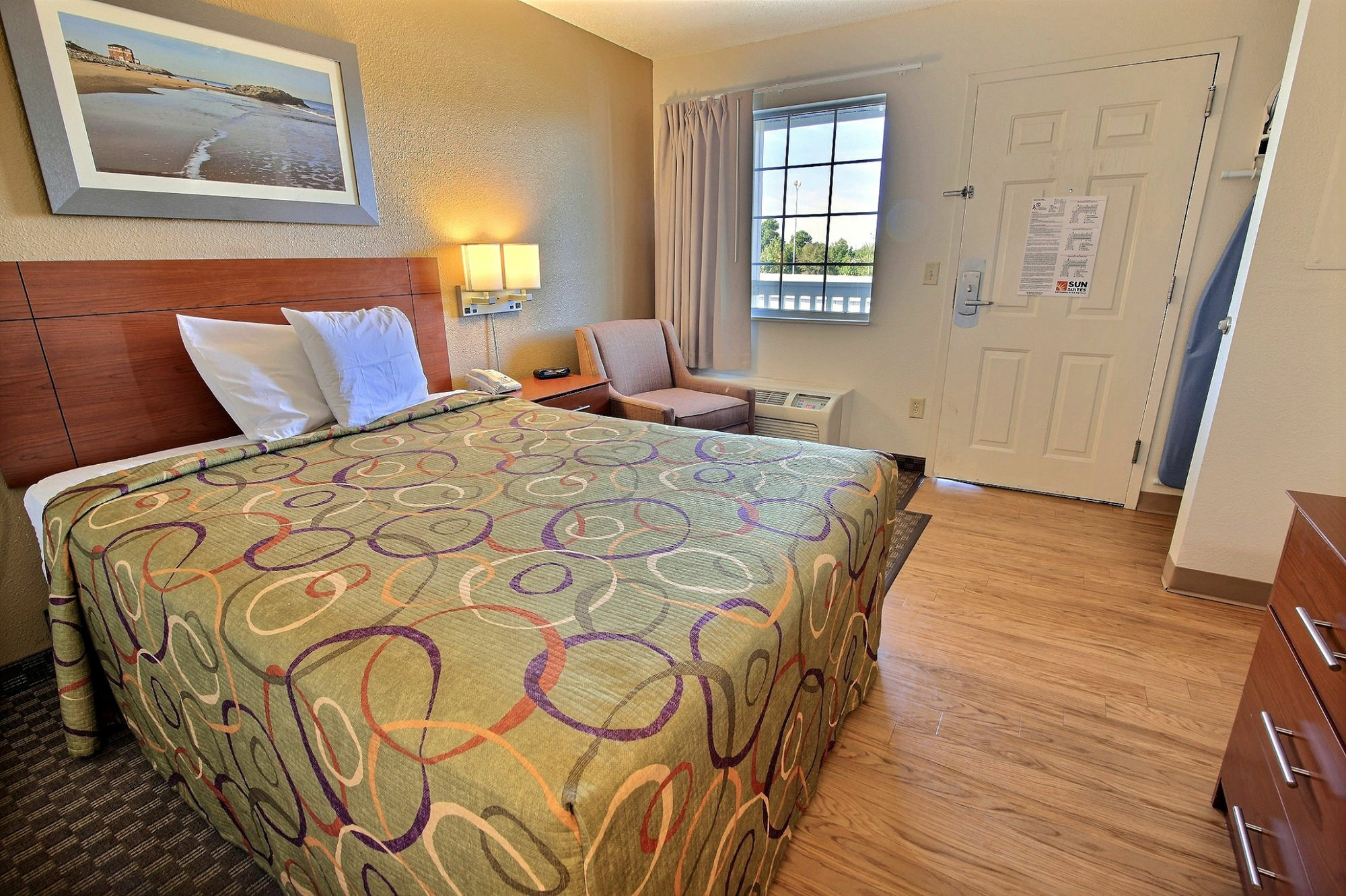 Sun Suites Of צ'סאפיק מראה חיצוני תמונה
