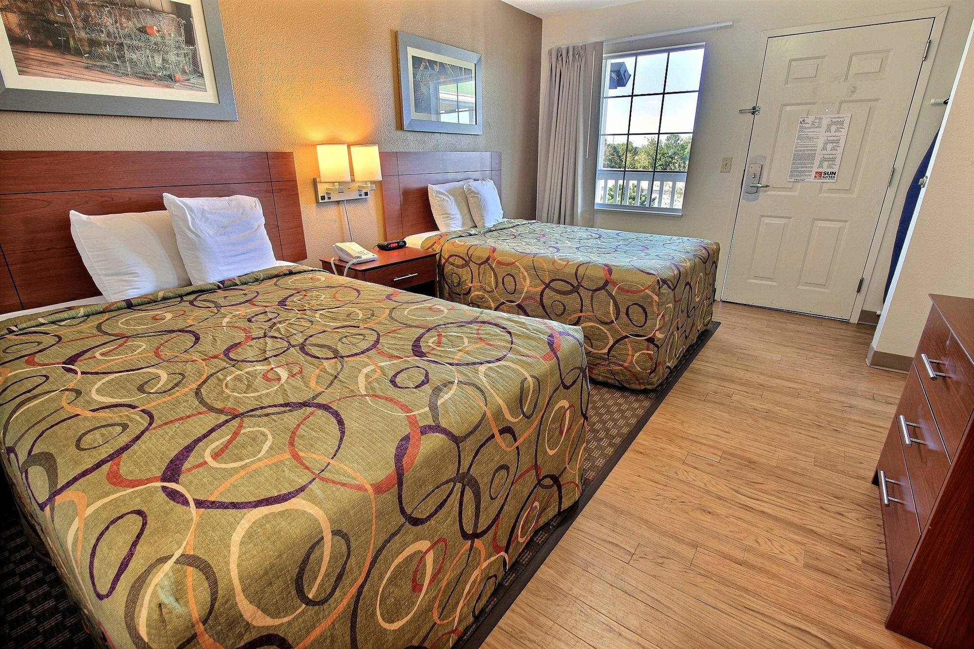 Sun Suites Of צ'סאפיק מראה חיצוני תמונה